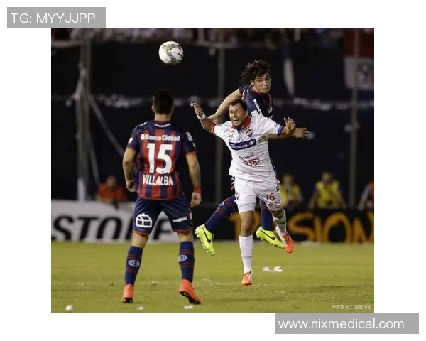 柏雷素尔与山口雷法的激烈对决展现足球魅力与团队精神的精彩瞬间 柏雷素尔与山口雷法的激烈对决展现足球魅力与团队精神的精彩瞬间